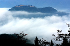 雲上の城