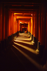 夜と鳥居