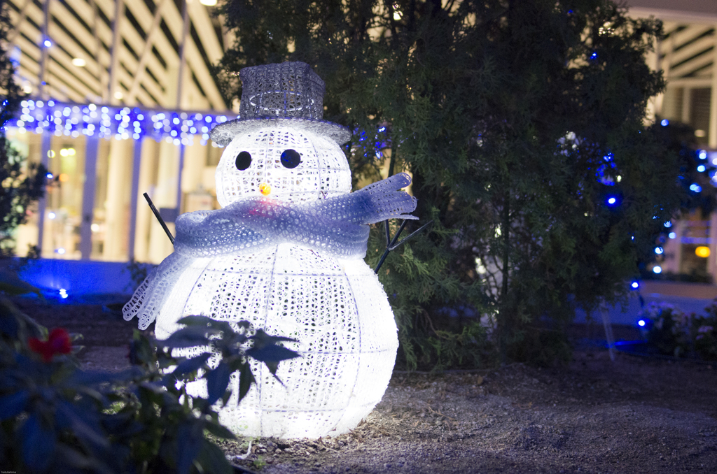 光る雪だるま！