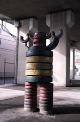 公園のタイヤ魔人