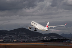 JAL AirbusA350 伊丹空港 離陸