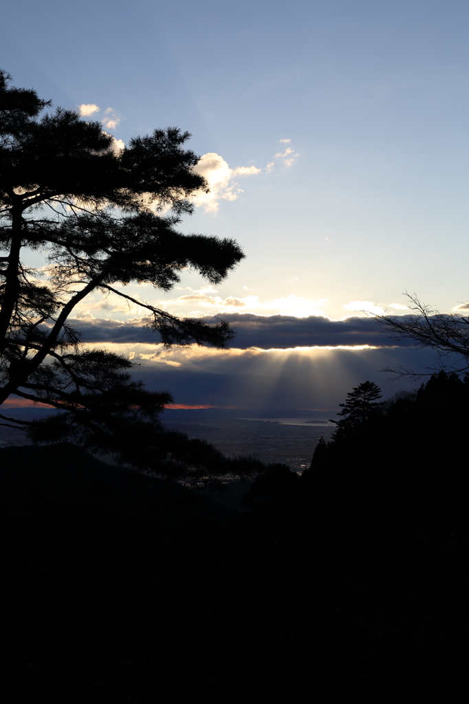 元旦の朝　大山寺の境内にて