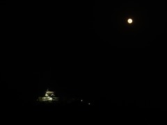 満月と犬山城