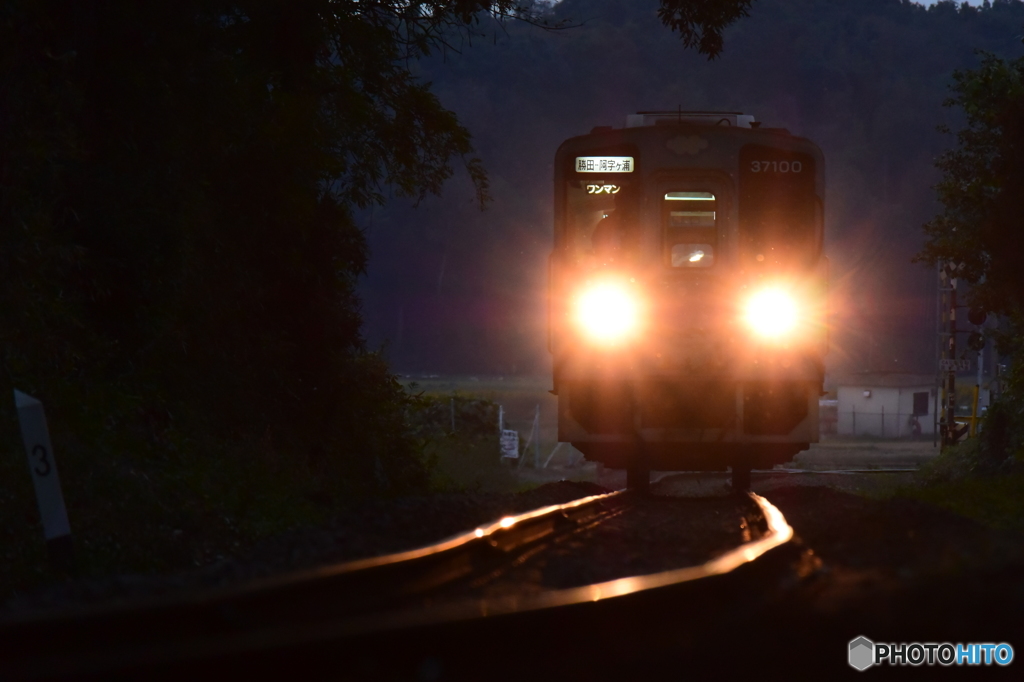 朝列車ギラリ