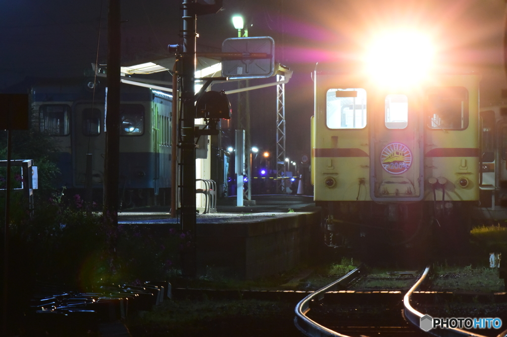 早朝の駅