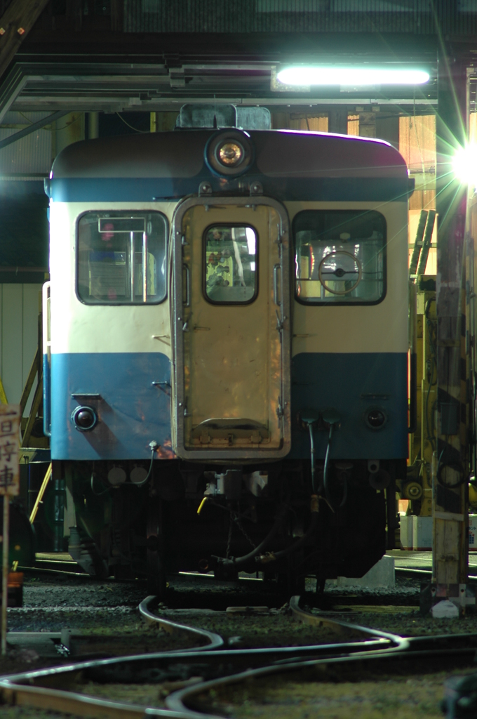 休息するキハ222