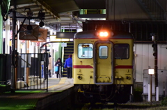夕方の勝田駅
