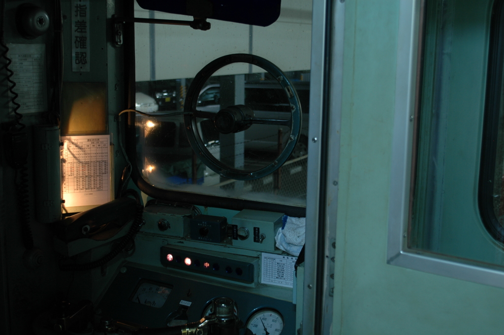旋回窓の運転席