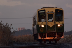 霜の鉄路を踏みしめて