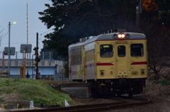 朝列車，発車