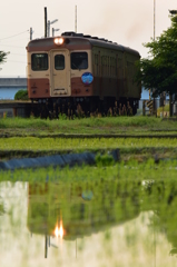 旧型，駅を発つ