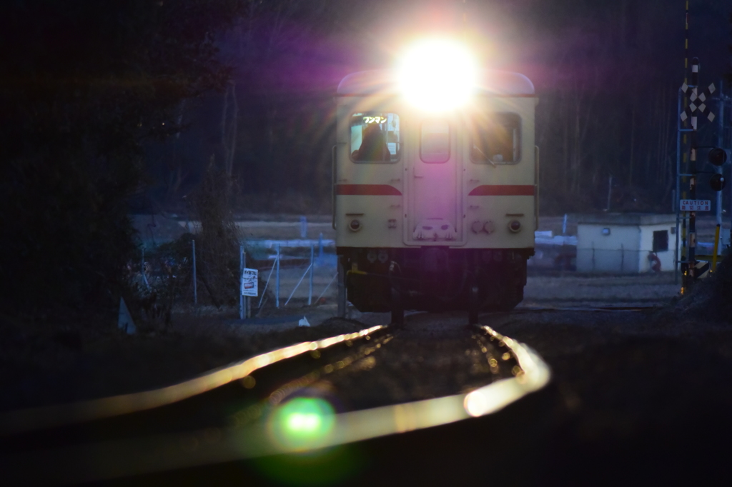 夕暮れを行く