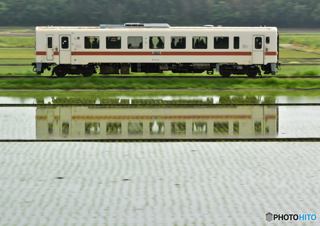 連休明けの列車