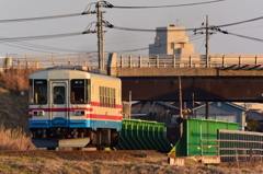 高田の鉄橋を渡るミキ