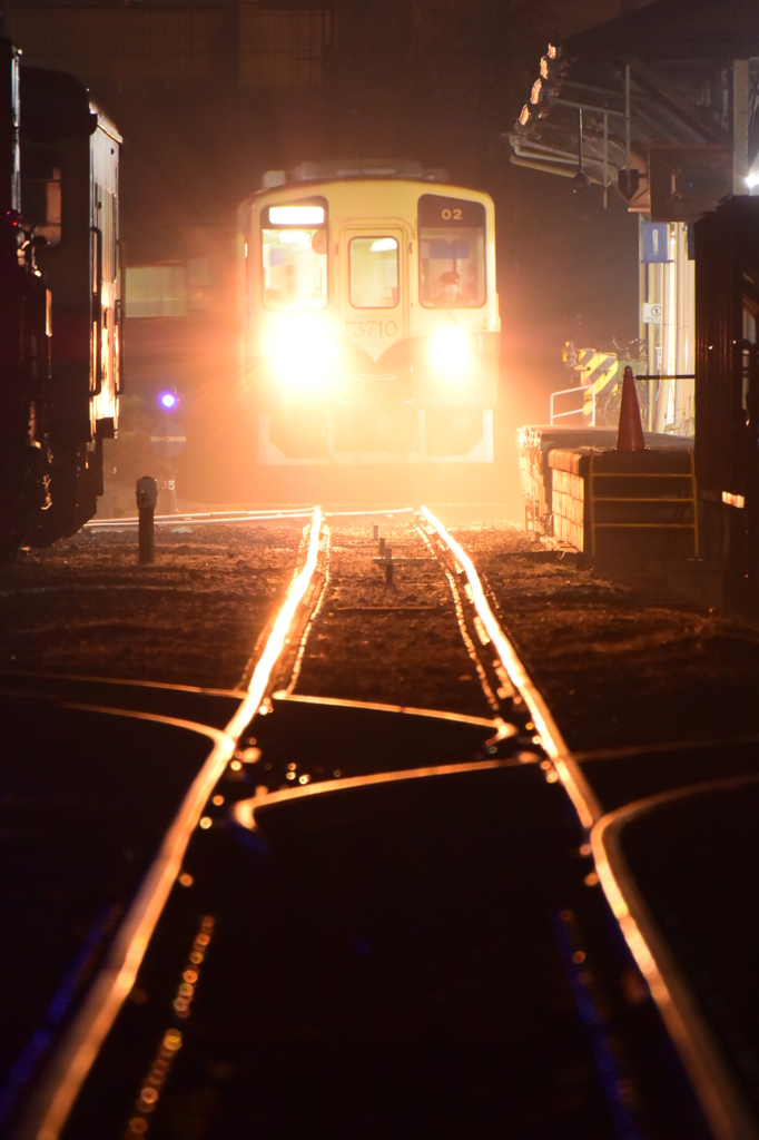 始発列車入線