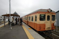 朝の金上駅