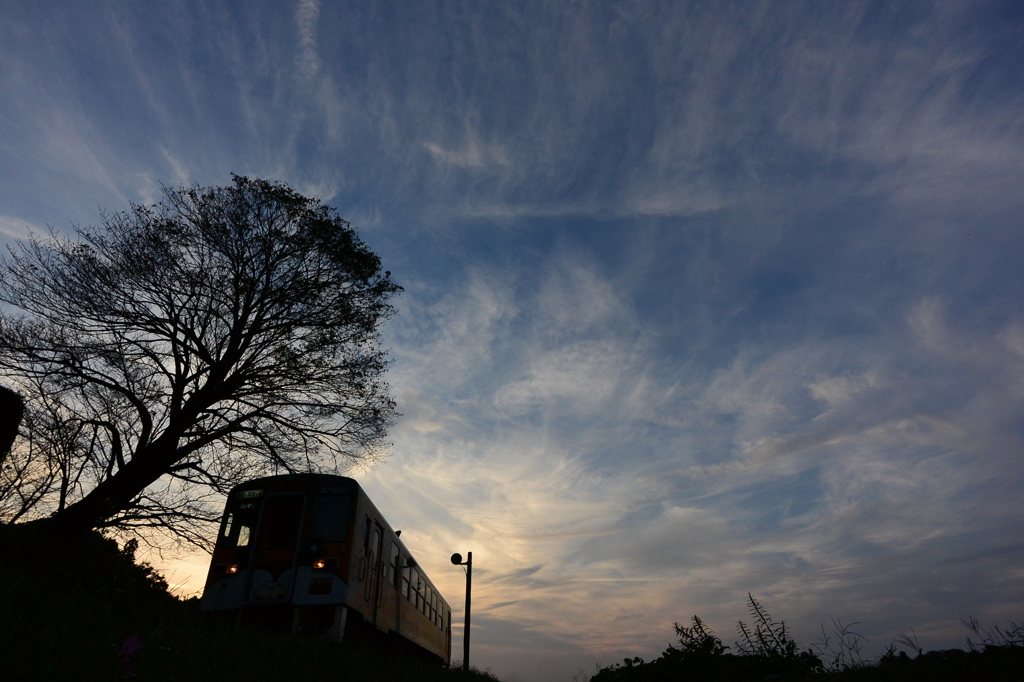 夜の帳が降りる時