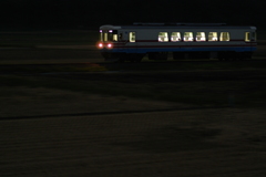 夕闇を駆ける
