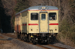 旧型気動車陽光を浴びて２