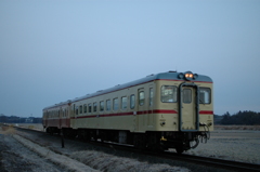 早朝の旧型気動車２