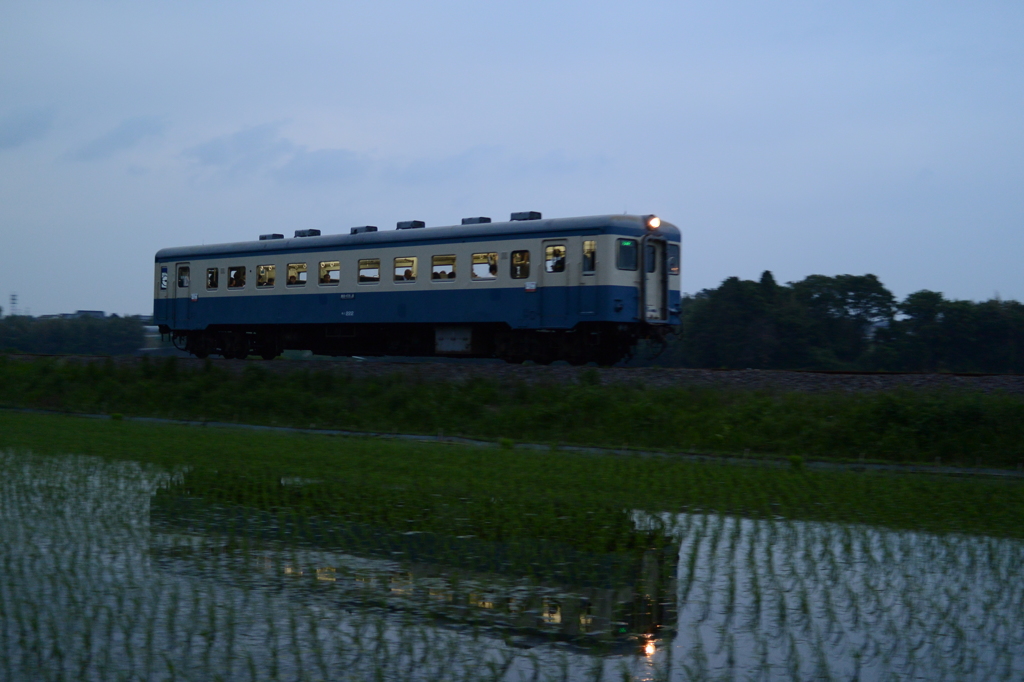 夕暮れ列車