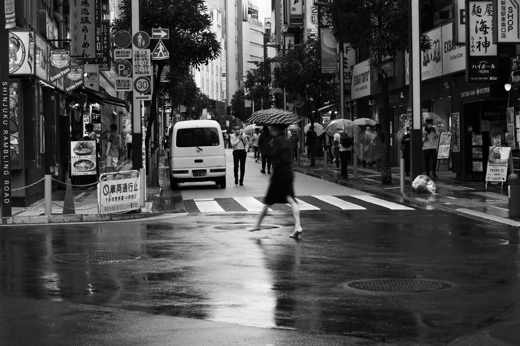 雨街路