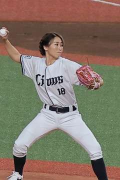 故野村監督お孫さんの始球式