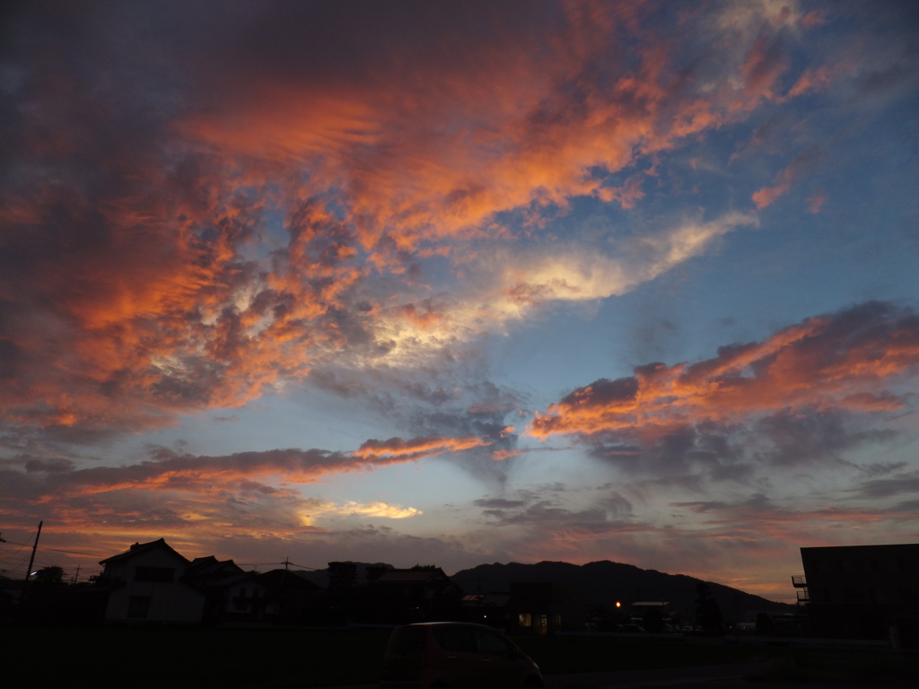 目に焼き付いた夕焼け。