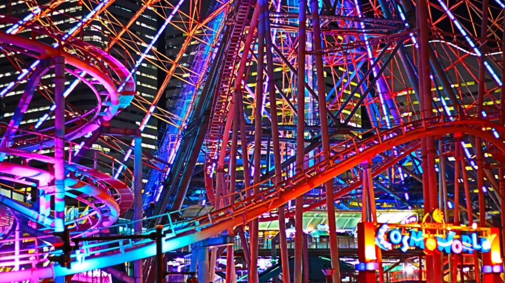 夜の遊園地
