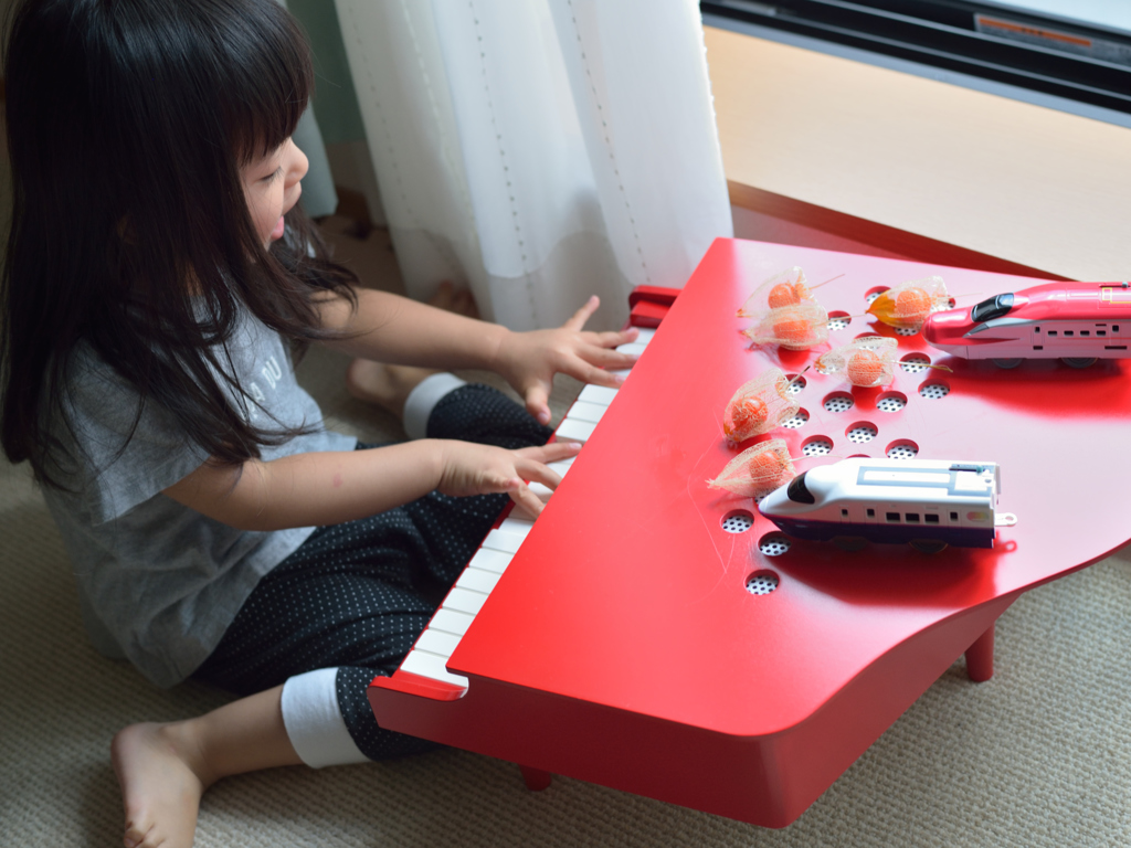 鉄子と赤いピアノ