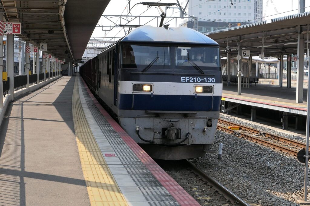 電車のある風景