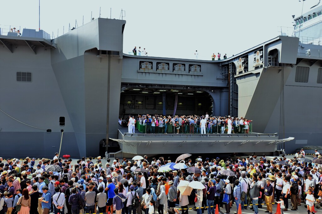 巨艦昇降機