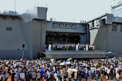 巨艦昇降機