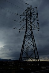 暗雲鉄塔