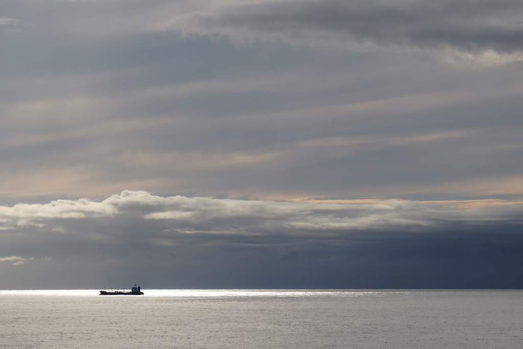 曇・静かなる海