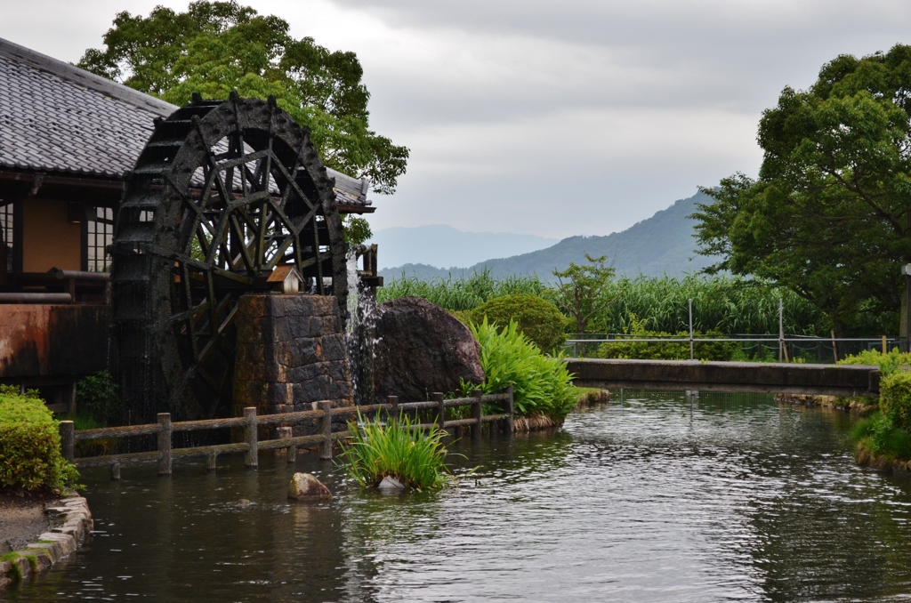 水車のある風景