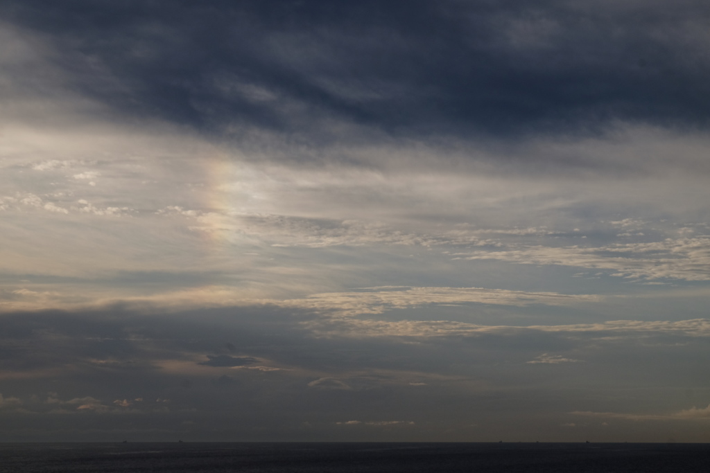 空と海の間に