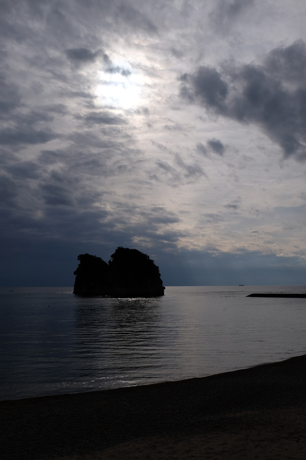曇天浜