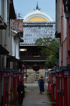 横丁の寺