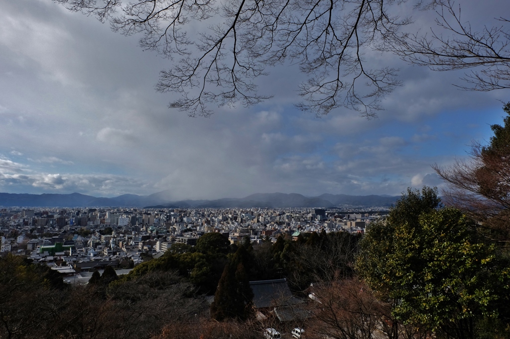 冬曇の京の街