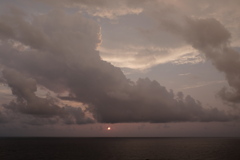 雲が飛ぶ