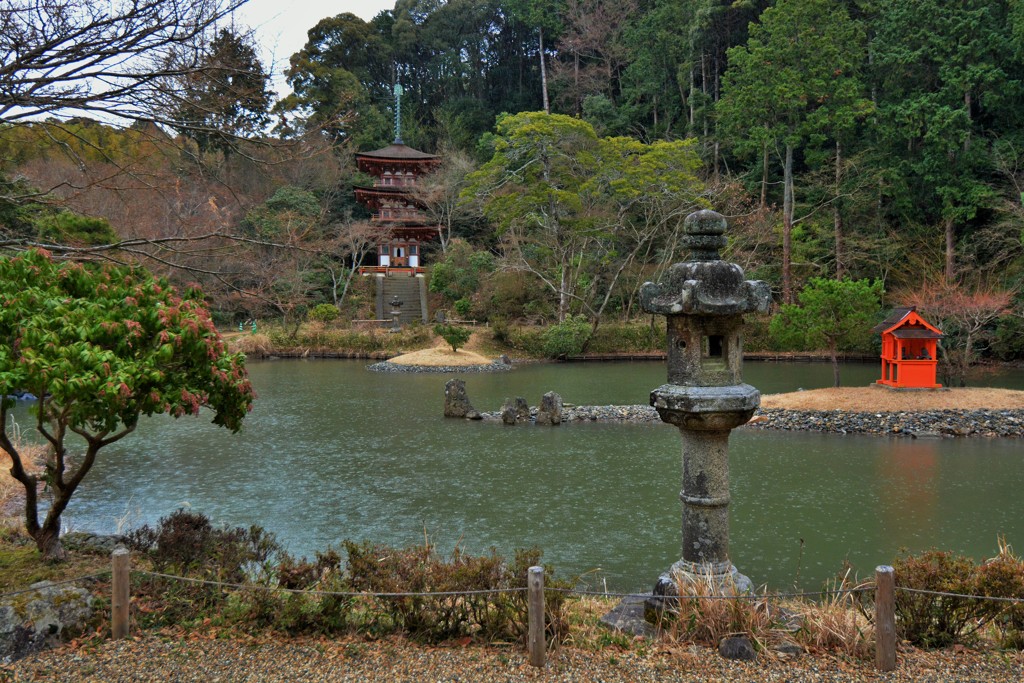 灯篭と三重塔