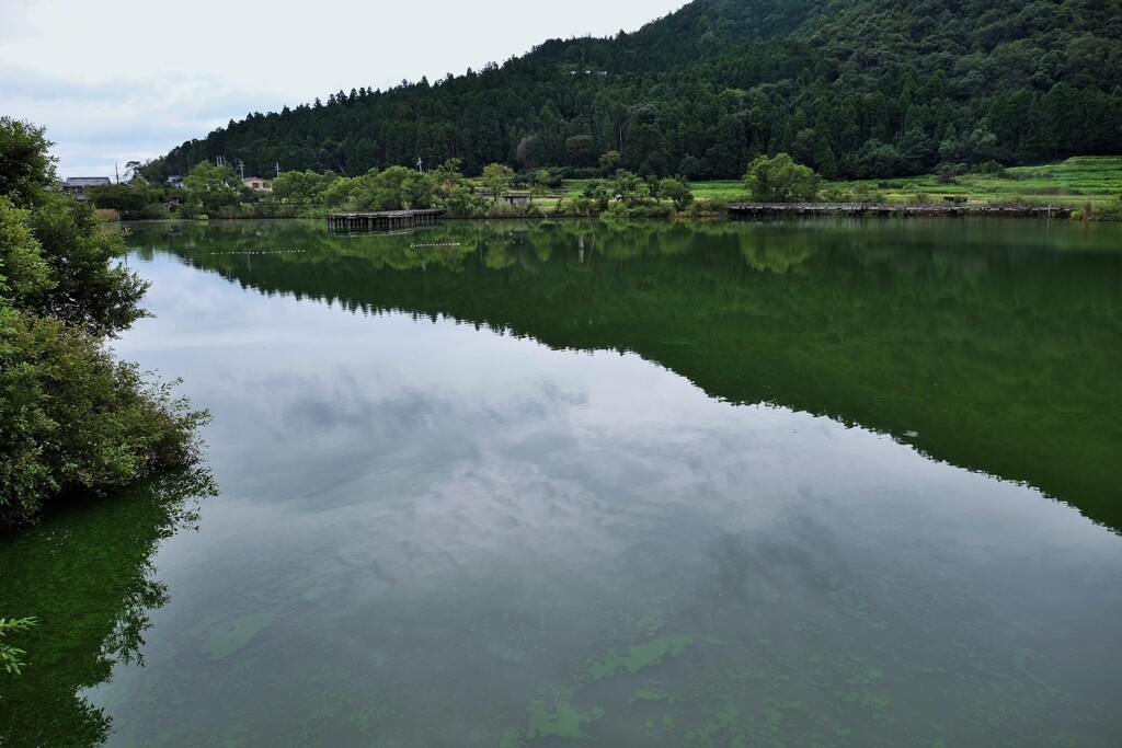 稜線を映す