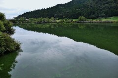 稜線を映す