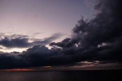 雲の向こうの済々さ