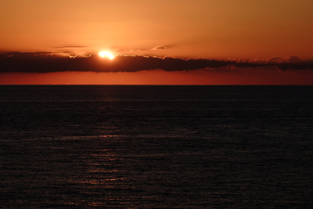 一線雲に沈む