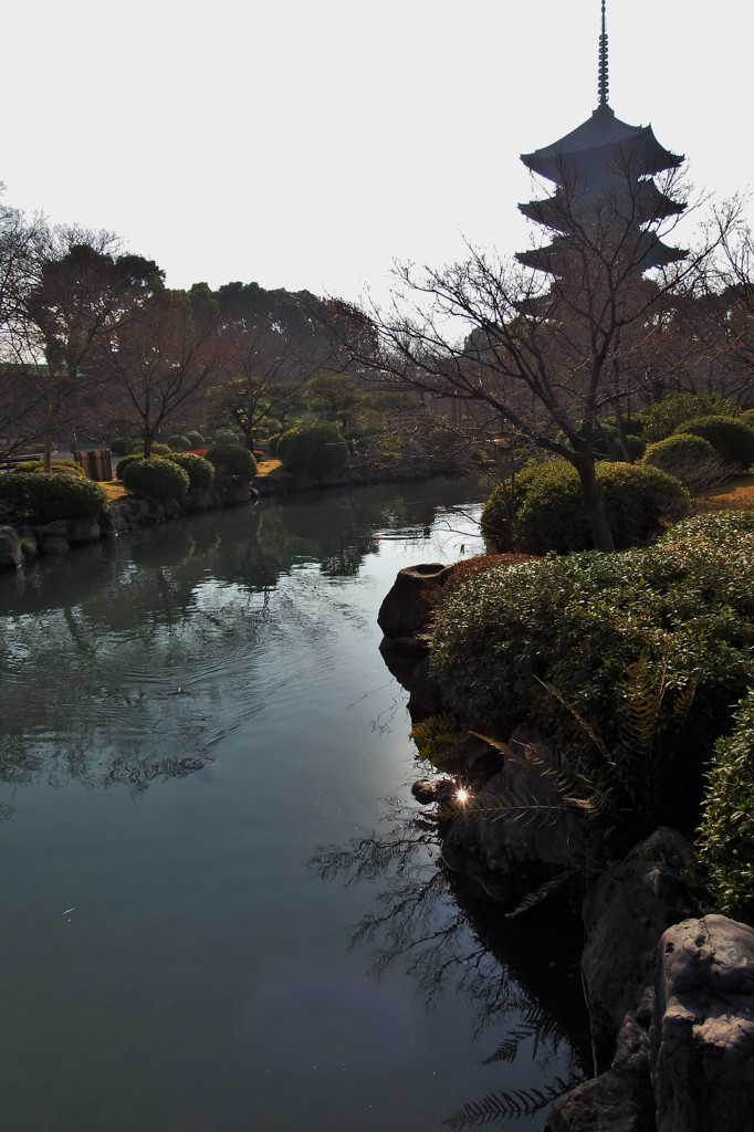 東寺前庭