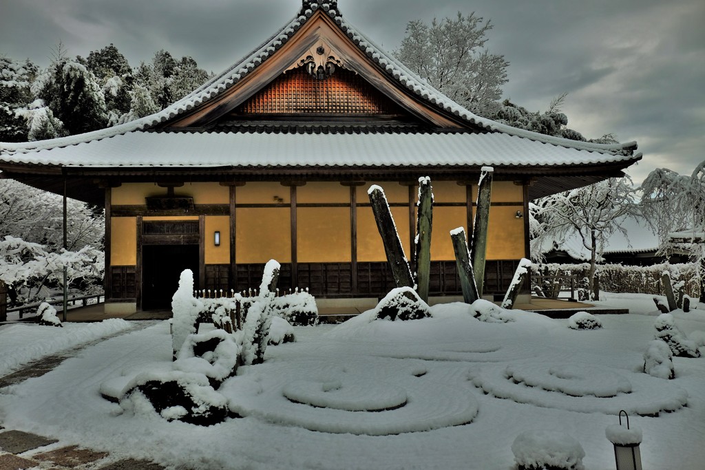 雪の圓光寺