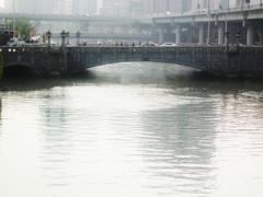 曇る淀屋橋