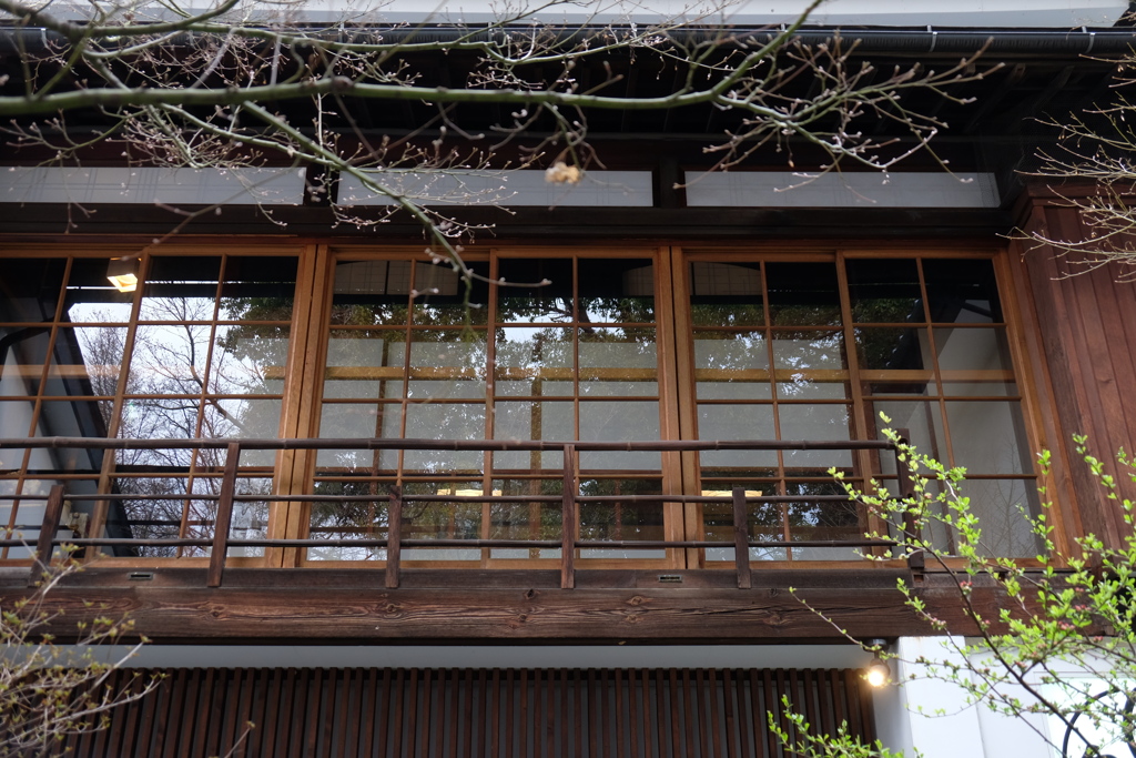 二階窓